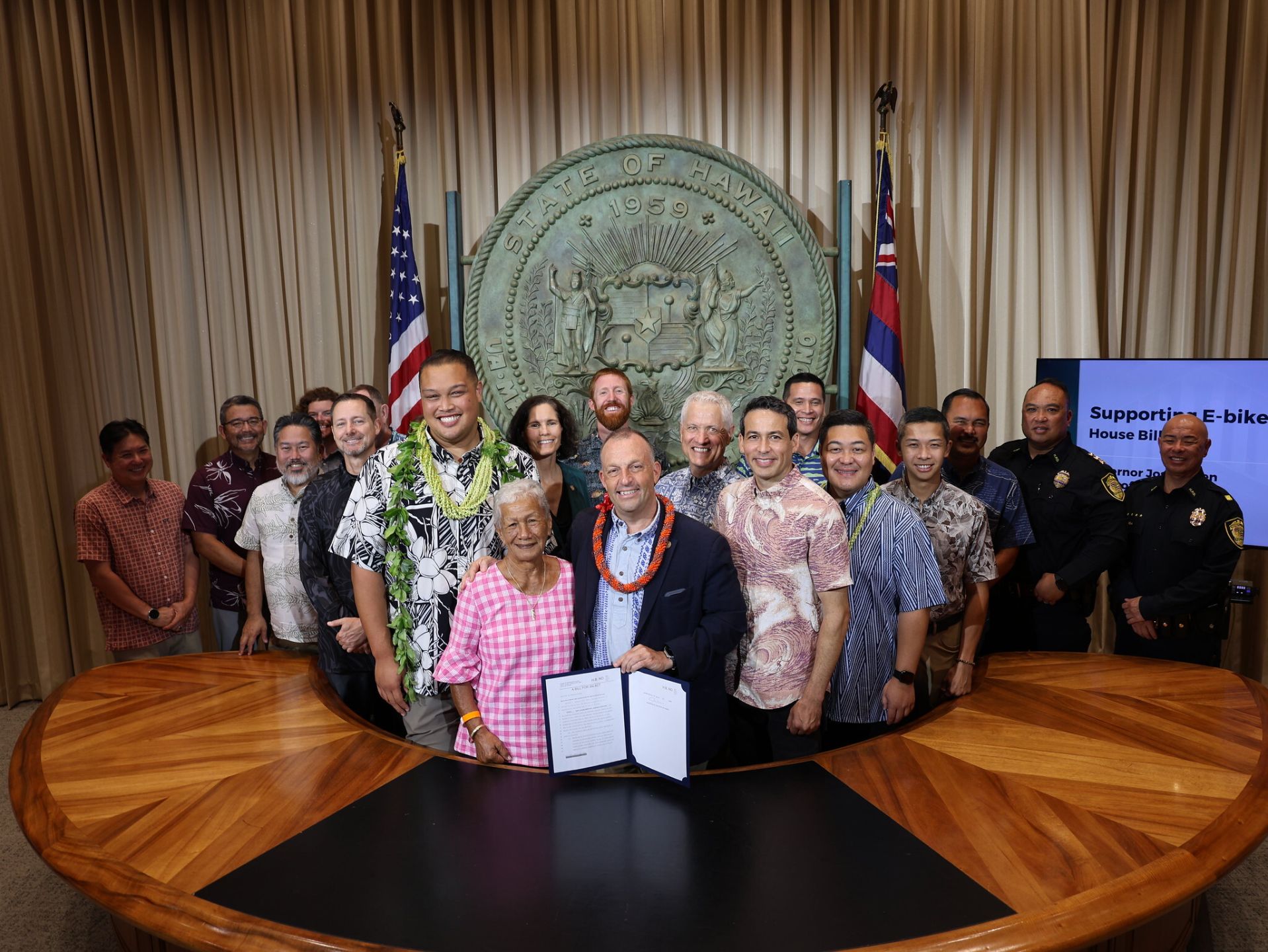 HB2021%20Hawaii%20Ebike%20Signing.jpg